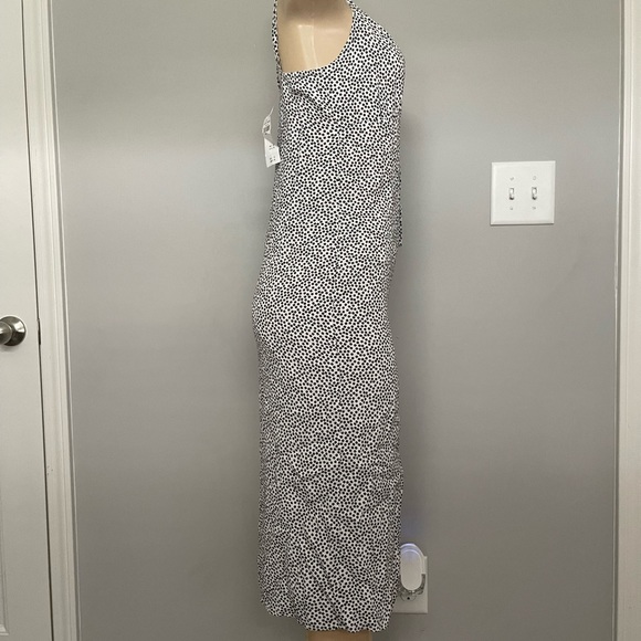 NWT - Abercrombie & Fitch - White/Black flower midi dress - Size Small Tall - Picture 2 of 3